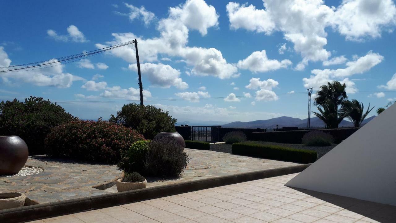 Villa Essence Tías Exterior foto